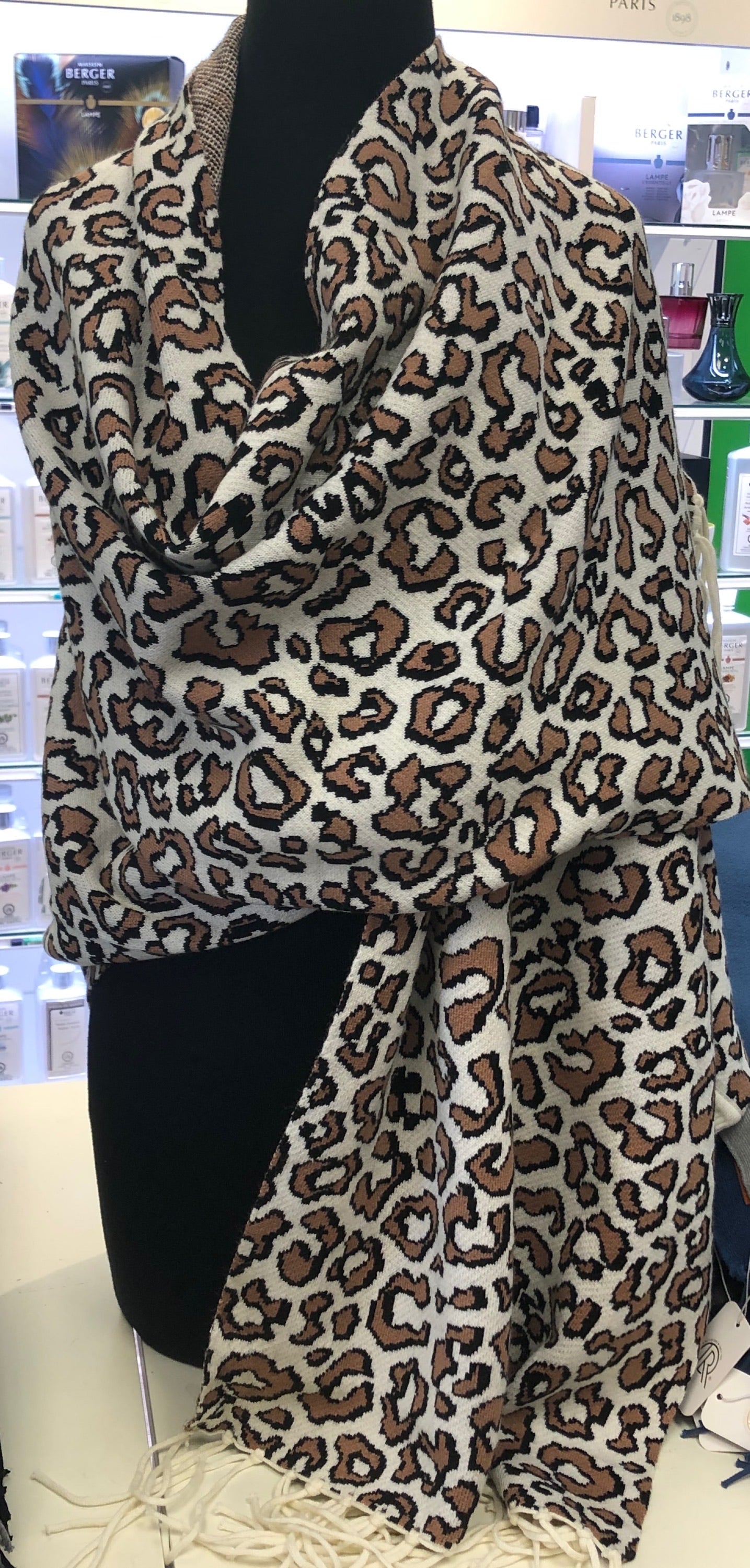 Shrap shawl-sweater-wrap - Artsy Abode