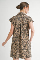 Short sleeve leopard print dress with collared neckline and relaxed fit
